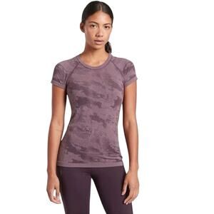 Athleta Momentum Purple Camo Short Sleeve Crewneck Shirt Cascadia Violet XL